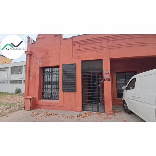 ARRIENDO AMPLIA CASA OFICINA EN BARRIO ITALIA (174396)