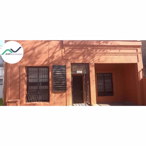 ARRIENDO AMPLIA CASA OFICINA EN BARRIO ITALIA (174396)