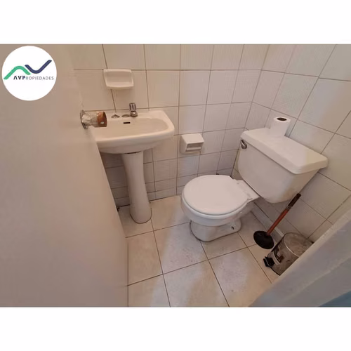 ARRIENDO AMPLIA CASA OFICINA EN BARRIO ITALIA (174396)