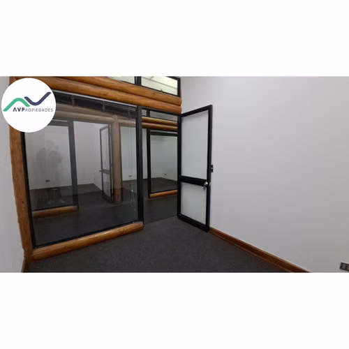 ARRIENDO AMPLIA CASA OFICINA EN BARRIO ITALIA (174396)