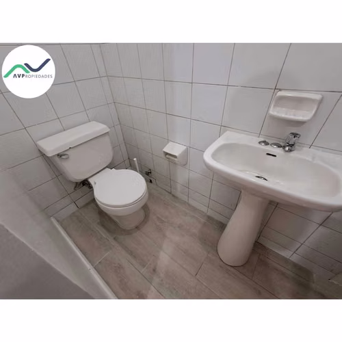 ARRIENDO AMPLIA CASA OFICINA EN BARRIO ITALIA (174396)