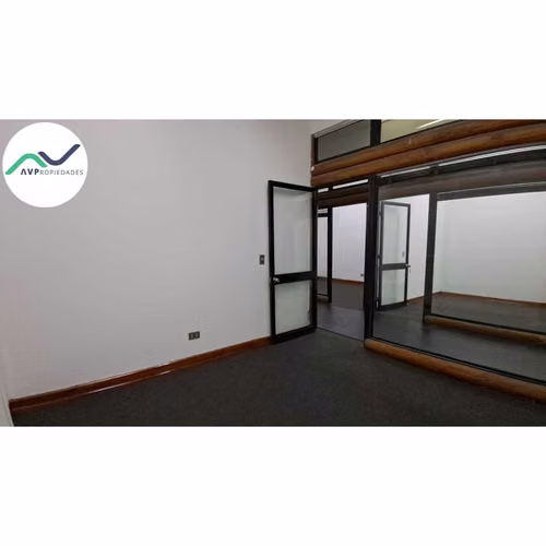 ARRIENDO AMPLIA CASA OFICINA EN BARRIO ITALIA (174396)