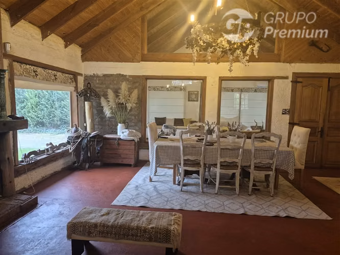 Parcela Ecuestre Consolidada con Casa y Equipamiento Complet