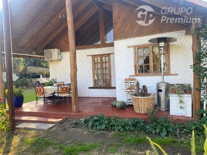 Parcela Ecuestre Consolidada con Casa y Equipamiento Complet