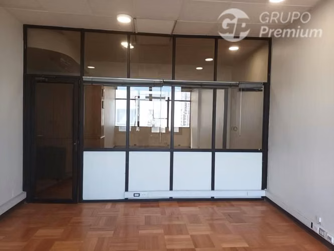 Amplia Oficina en venta en Santiago