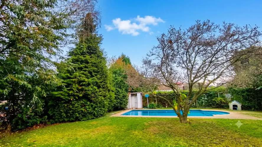 arriendo amplia casa con quincho y piscina