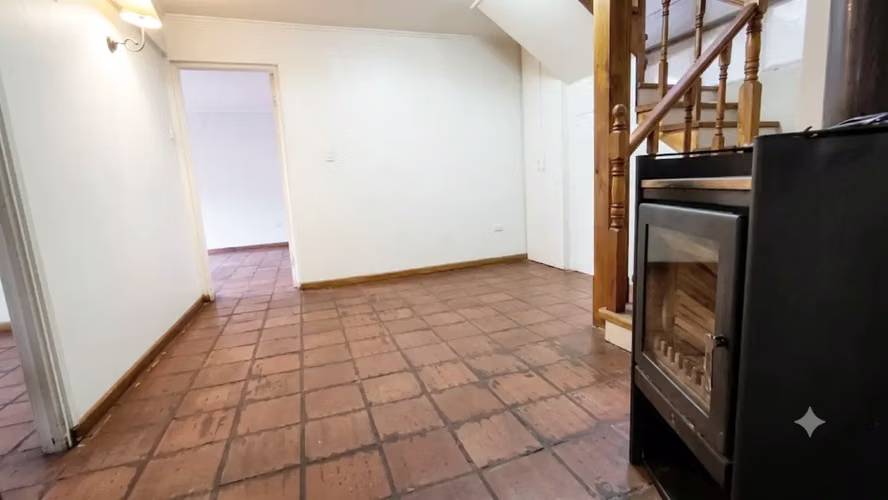 arriendo amplia casa con quincho y piscina