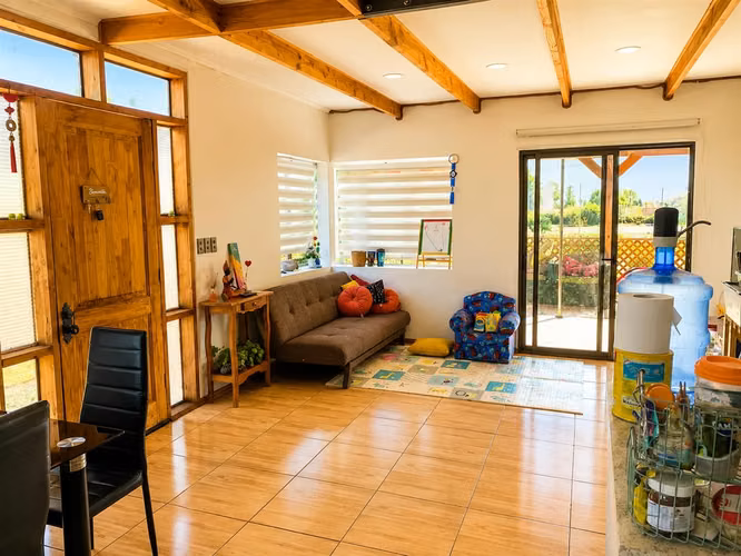PARCELA Parcela con dos casas en Condominio Santa Isabel excelente conectividad
