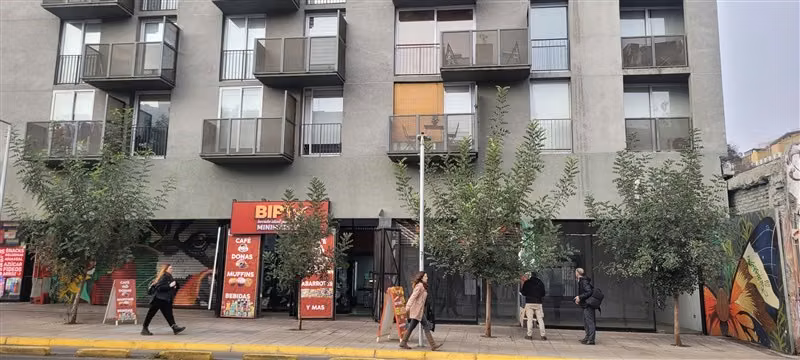 Local Comercial en arriendo en Santiago - Imagen 2