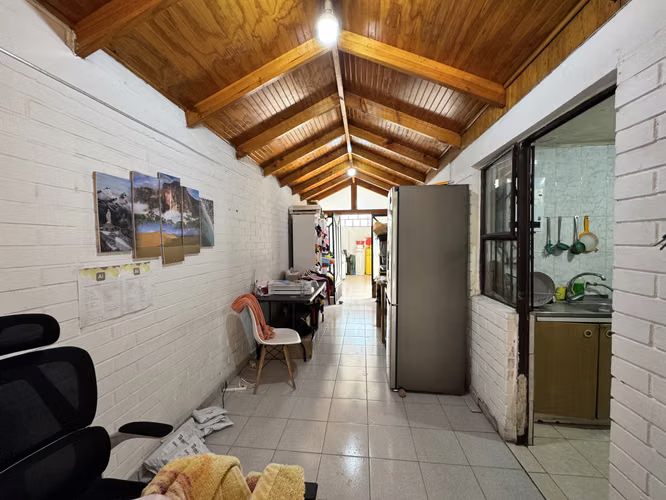 EXCELENTE CASA CON AMPLIACIÓN REGULARIZADA