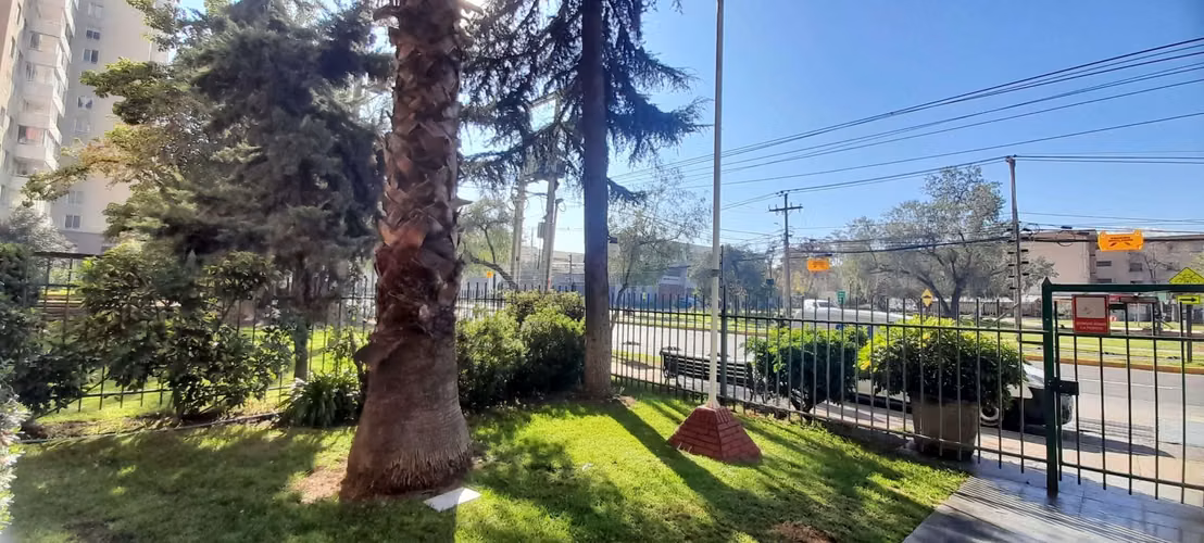 A PASOS METRO ÑUBLE FRENTE AL PARQUE