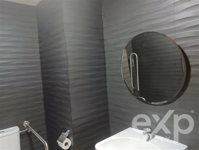 Arriendo Oficina 2 privados Avenida Libertad, Viña del Mar