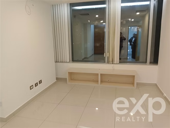 Arriendo Oficina 2 privados Avenida Libertad, Viña del Mar
