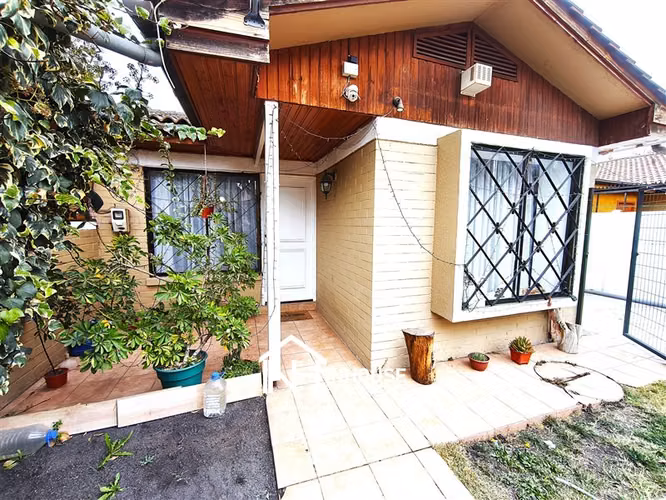Casa en venta de 3 dorm. en Pudahuel