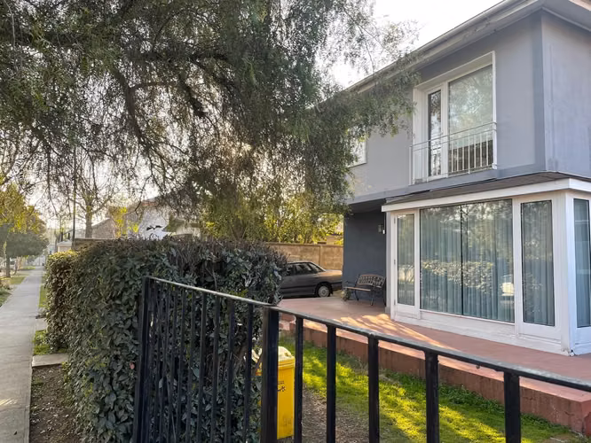 VENTA AMPLIA CASA 5DO  4BA SALA DE ESTAR GRANDE LAS CONDES
