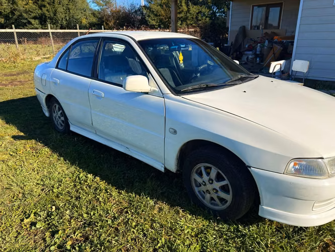 Mitsubishi lancer 1998