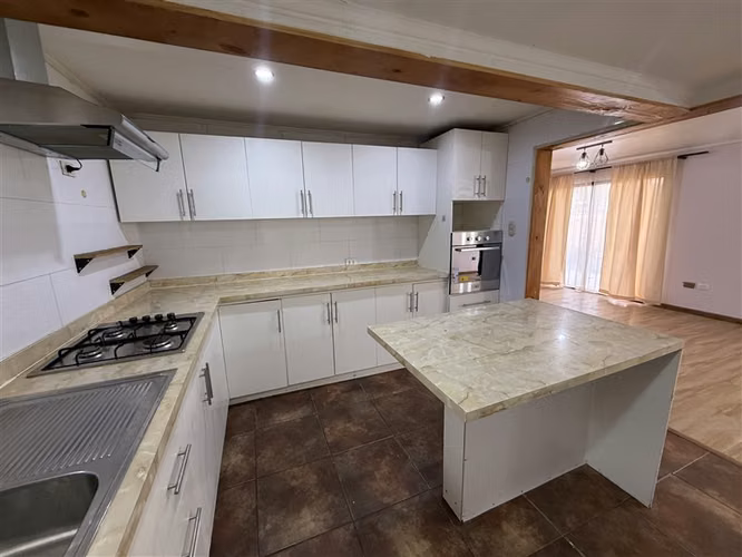 Casa en venta de 3 dorm. en Maipú