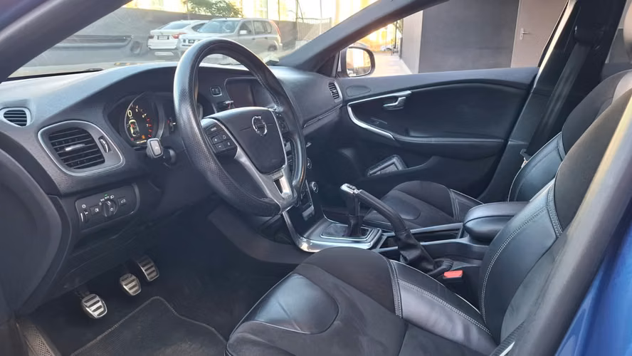 VOLVO V40 T4 R-DESIGNE MT 2018