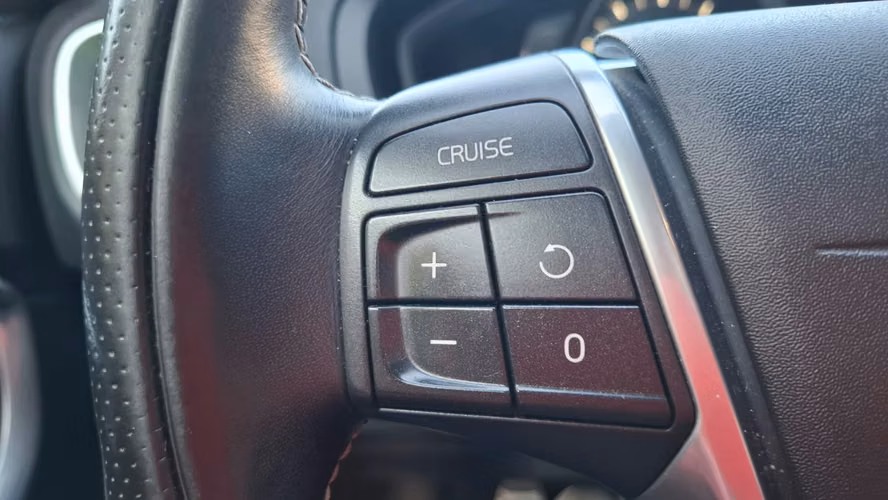 VOLVO V40 T4 R-DESIGNE MT 2018