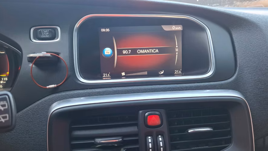VOLVO V40 T4 R-DESIGNE MT 2018