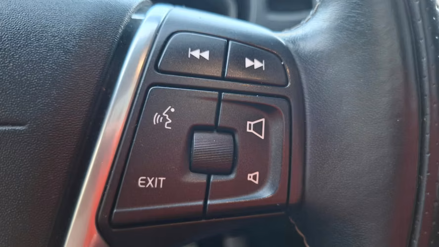 VOLVO V40 T4 R-DESIGNE MT 2018
