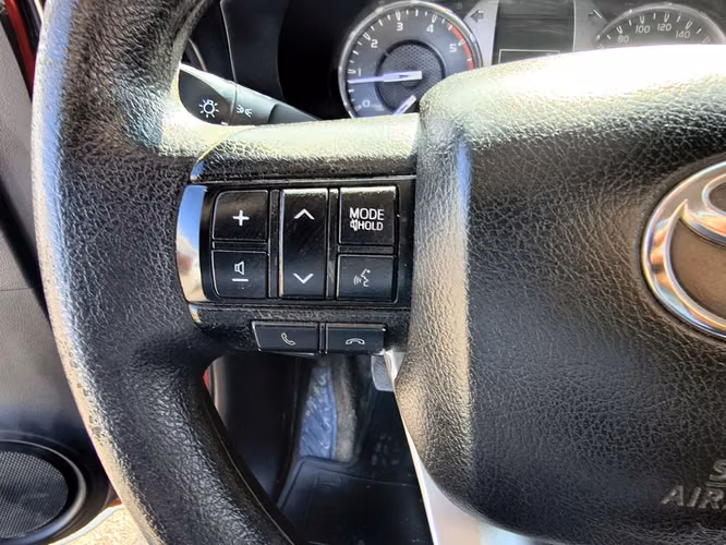 TOYOTA HILUX 2021 - Imagen 12