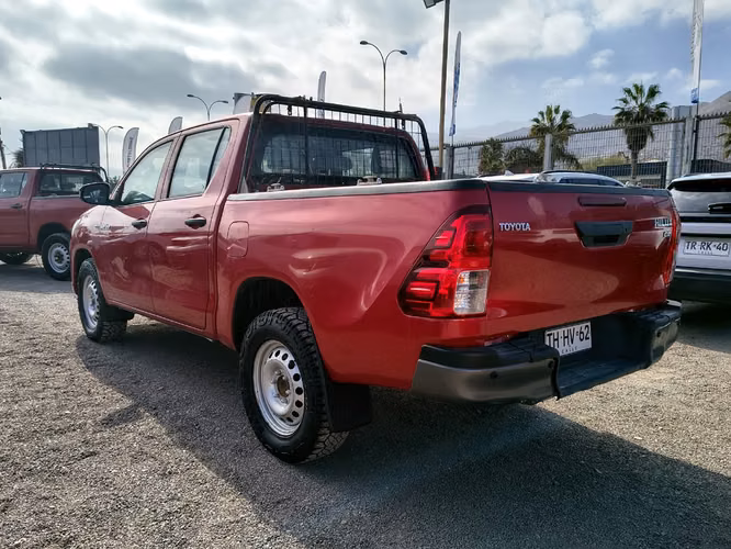 TOYOTA HILUX 2024 - Imagen 5
