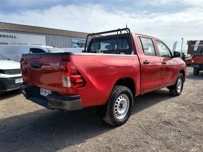 TOYOTA HILUX 2024 - Imagen 7