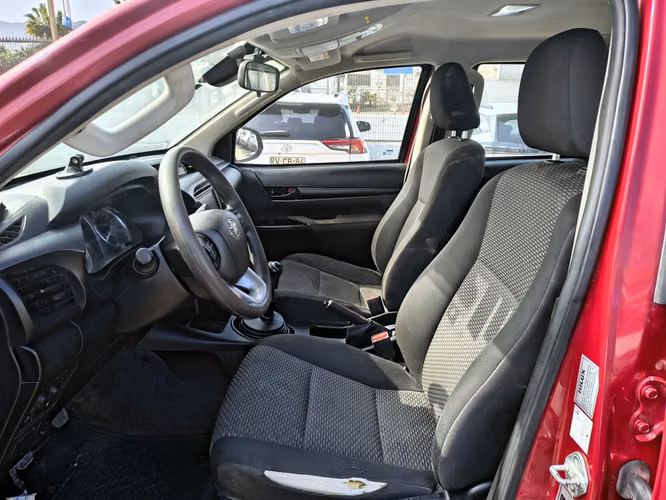 TOYOTA HILUX 2024 - Imagen 9