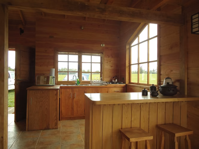 Se arrienda hermosa casa de madera nativa en entorno natural, sector Osorno
