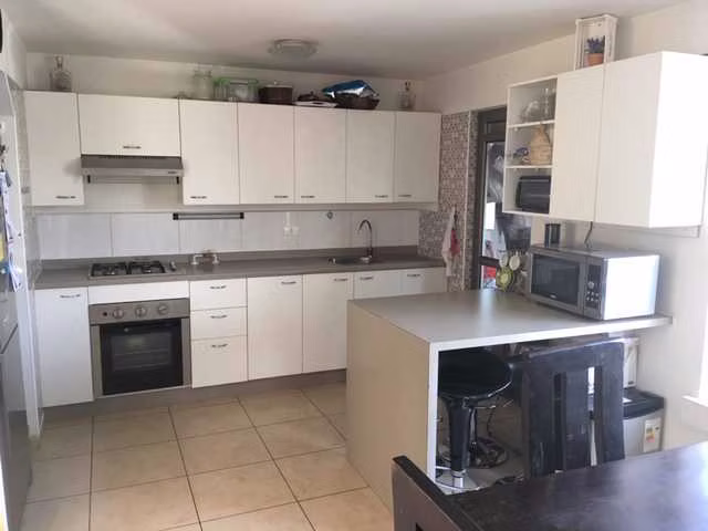 Casa Amplia y Moderna con Excelente Conectivi (174449)