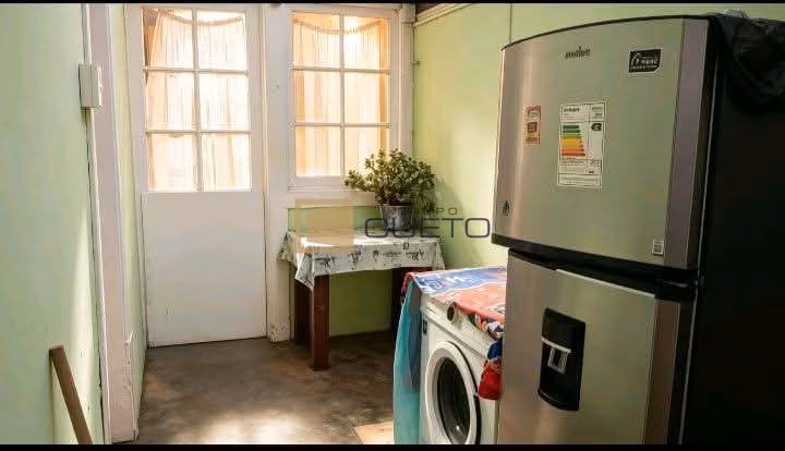 En Venta , Propiedad Comercial + Casa Habitación en el Centro de Quintero.