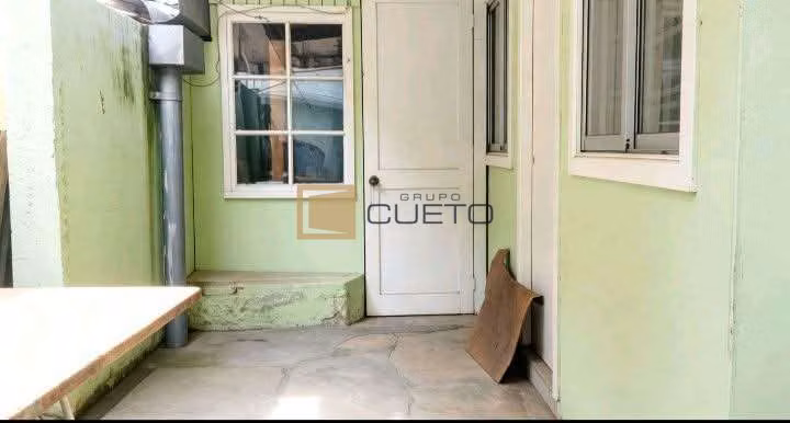 En Venta , Propiedad Comercial + Casa Habitación en el Centro de Quintero.