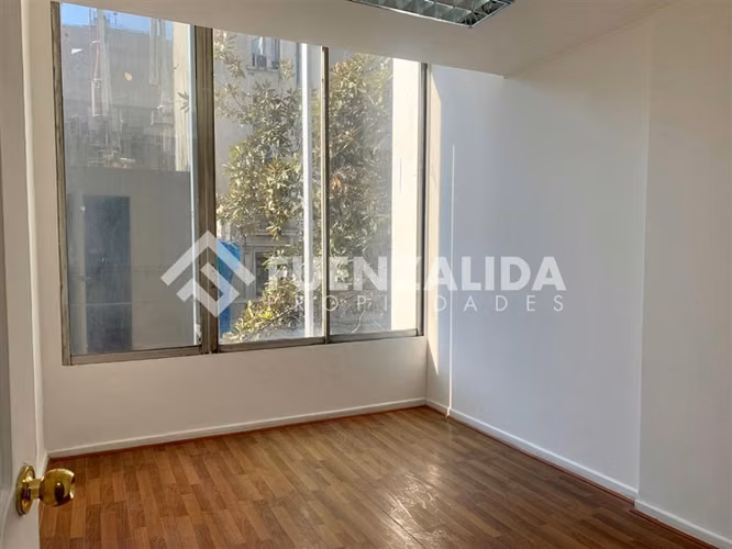 Arriendo Oficina Santiago 3 privados, kitchenette recepción - Imagen 5