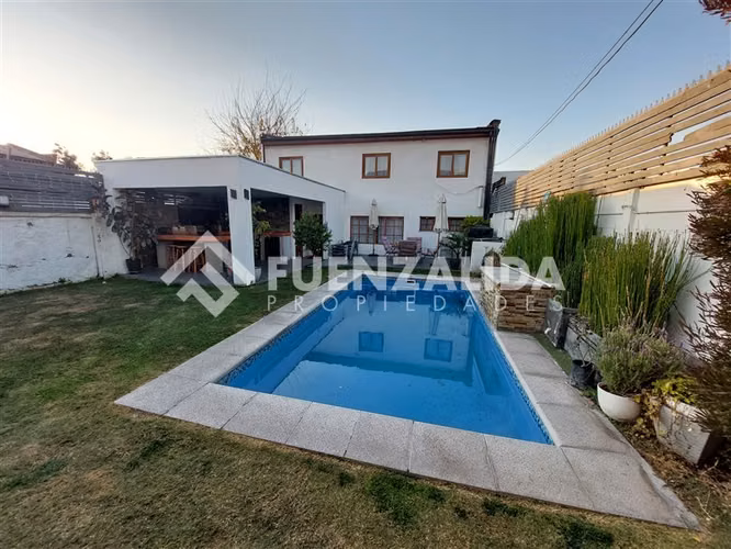 Casa en venta de 4 dorm. en San Miguel
