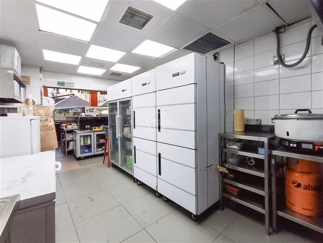 Local Comercial en arriendo 67M2 a la calle La Dehesa - Imagen 20