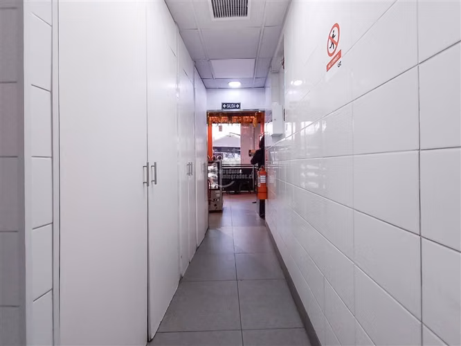 Local Comercial en arriendo 67M2 a la calle La Dehesa - Imagen 16