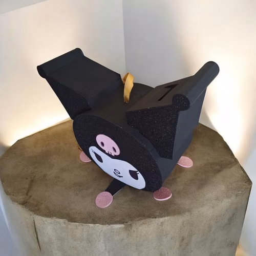Piñatas, maquetas, personajes de cartón