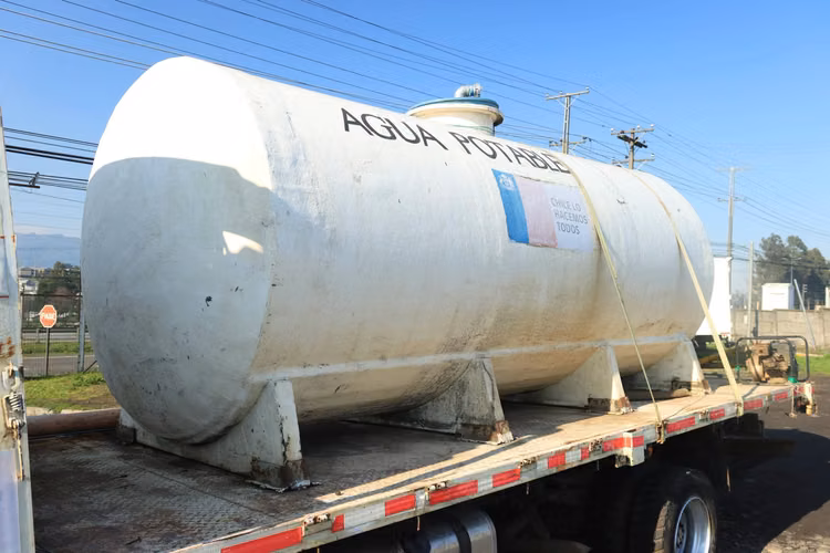 CAMION SINOTRUK HOMAN 2021 CARROCERIA PLANO 6000KG MAS ESTANQUE AGUA