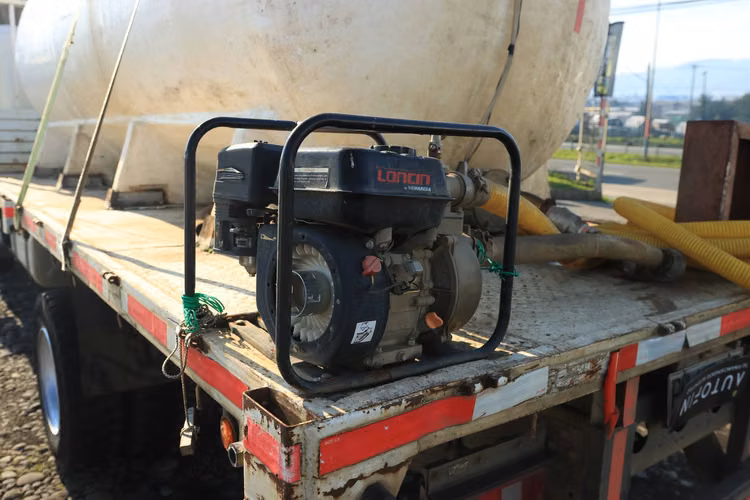 CAMION SINOTRUK HOMAN 2021 CARROCERIA PLANO 6000KG MAS ESTANQUE AGUA