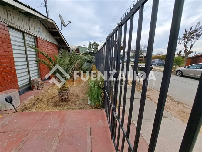 Casa en venta de 2 dorm. en Maipú