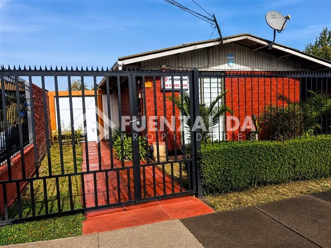 Casa en venta de 2 dorm. en Maipú