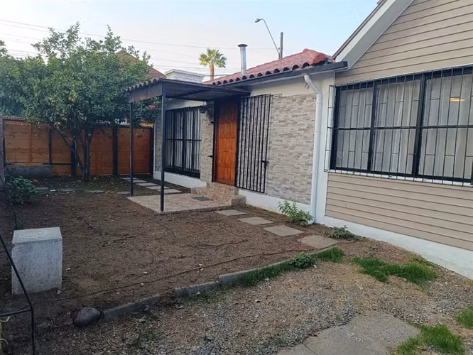 Casa en arriendo de 3 dorm. en La Reina
