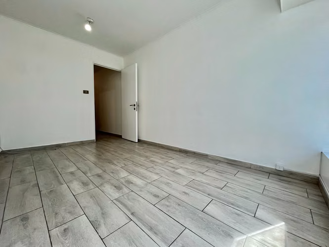 Oficina 1P-Hall-1B en arriendo, Sector Apumanque - Imagen 13