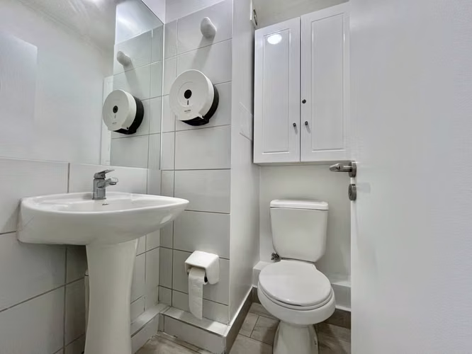 Oficina 1P-Hall-1B en arriendo, Sector Apumanque - Imagen 16