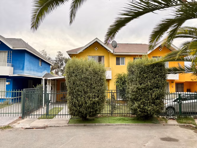 Amplia Casa con Jardín en Sector Tranquilo (174519)