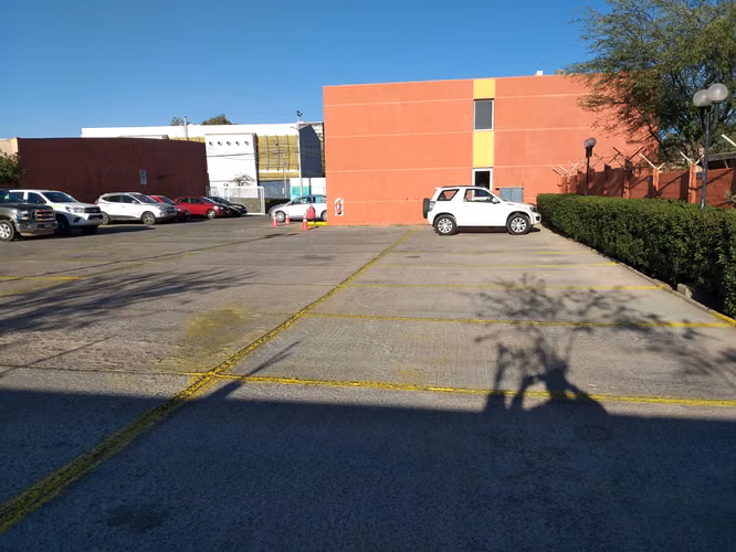 VENDE OFICNA CONSULTA MEDICA O DENTAL C MEDICO PURITAMA