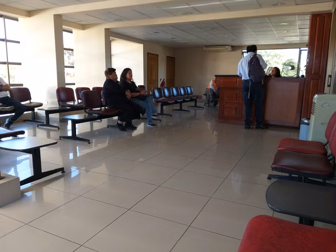 VENDE OFICNA CONSULTA MEDICA O DENTAL C MEDICO PURITAMA