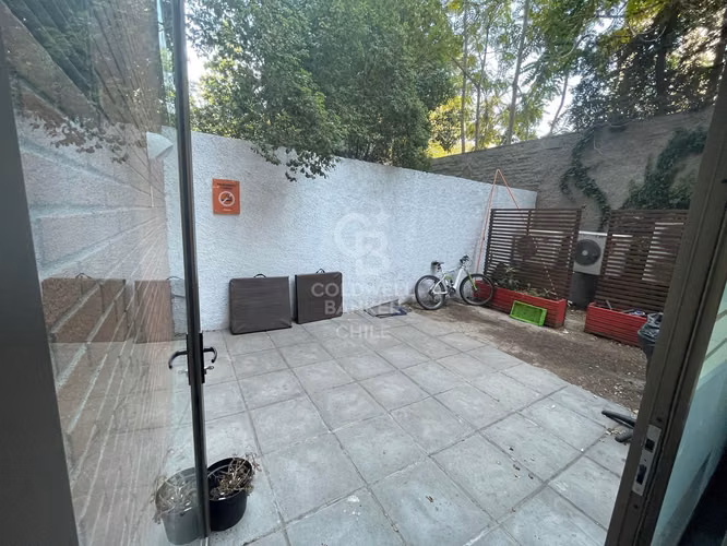 Local a nivel calle, Providencia