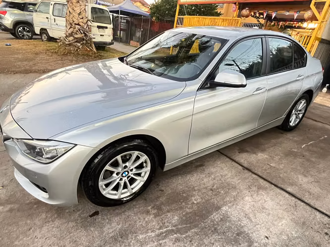 BMW 320i 2.0 Automático 2014 | Excelente Estado | Full Equipo